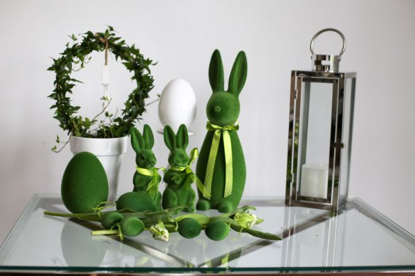 Zielone flokowane zające i jajka - 5 figurek